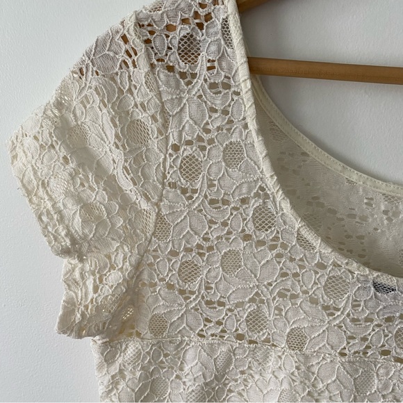 3/$30💚Smart Set cream white lace floral short sleeve top size large - Picture 12 of 15